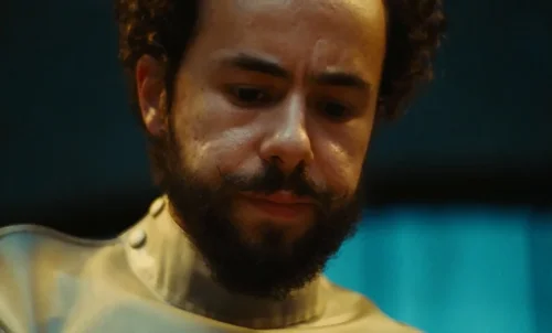 Still frame 62 from Poor Things (2023) directed by Yorgos Lanthimos