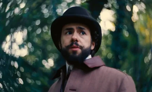 Still frame 68 from Poor Things (2023) directed by Yorgos Lanthimos