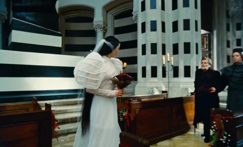 Still frame 69 from Poor Things (2023) directed by Yorgos Lanthimos