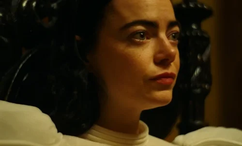 Still frame 73 from Poor Things (2023) directed by Yorgos Lanthimos