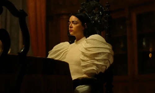 Still frame 74 from Poor Things (2023) directed by Yorgos Lanthimos