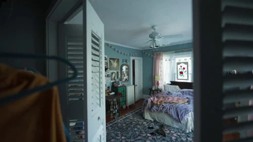 Still frame 34 from Presence (2024) directed by Steven Soderbergh