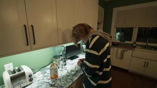 Still frame 44 from Presence (2024) directed by Steven Soderbergh