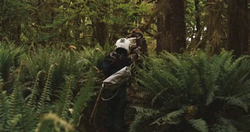 Still frame 47 from Prospect (2018) directed by Christopher Caldwell, Zeek Earl