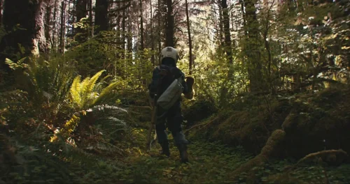 Still frame 51 from Prospect (2018) directed by Christopher Caldwell, Zeek Earl