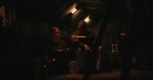 Still frame 67 from Prospect (2018) directed by Christopher Caldwell, Zeek Earl