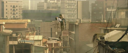 Still frame 55 from Psychokinesis (2018) directed by Yeon Sang-ho