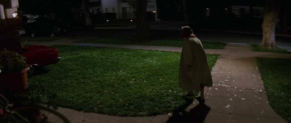 Still frame 82 from Pulp Fiction (1994) directed by Quentin Tarantino