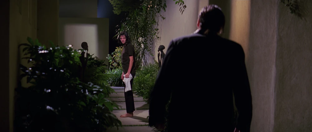 Still frame 89 from Pulp Fiction (1994) directed by Quentin Tarantino