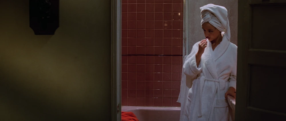 Still frame 125 from Pulp Fiction (1994) directed by Quentin Tarantino