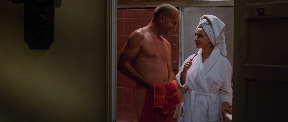 Still frame 126 from Pulp Fiction (1994) directed by Quentin Tarantino