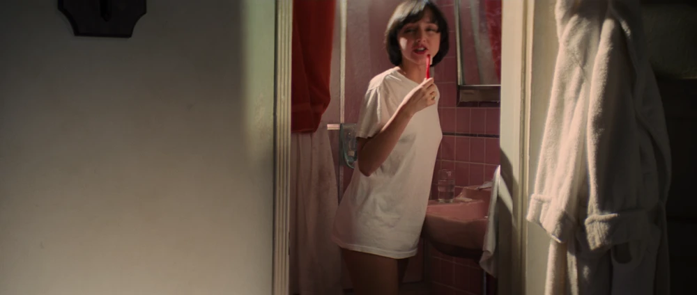Still frame 127 from Pulp Fiction (1994) directed by Quentin Tarantino