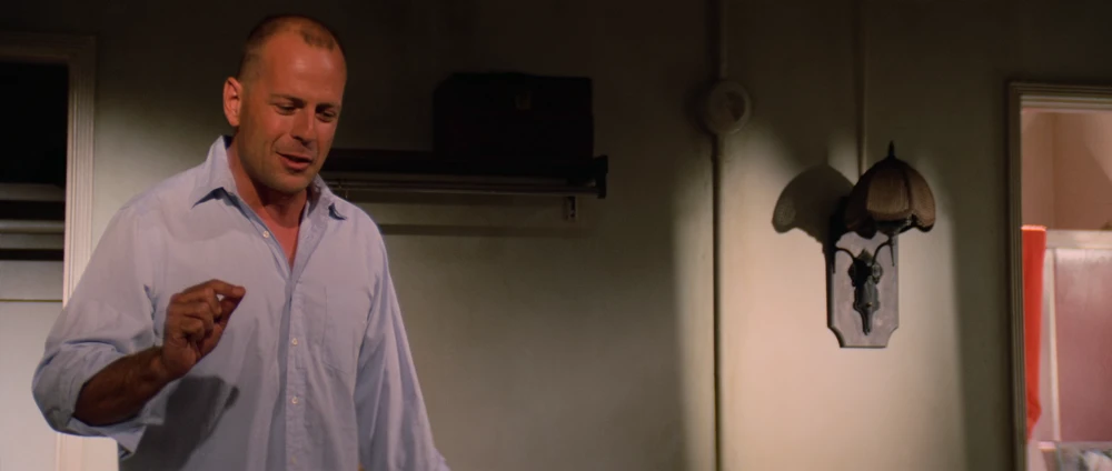 Still frame 132 from Pulp Fiction (1994) directed by Quentin Tarantino
