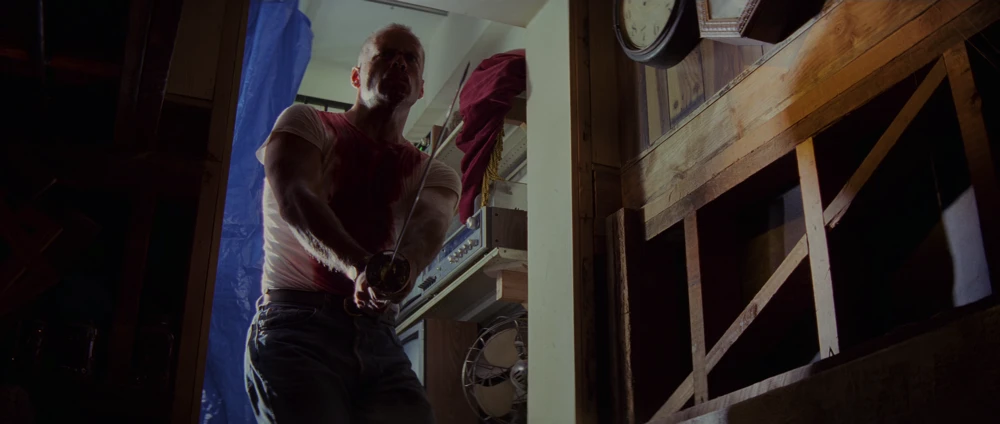 Still frame 159 from Pulp Fiction (1994) directed by Quentin Tarantino