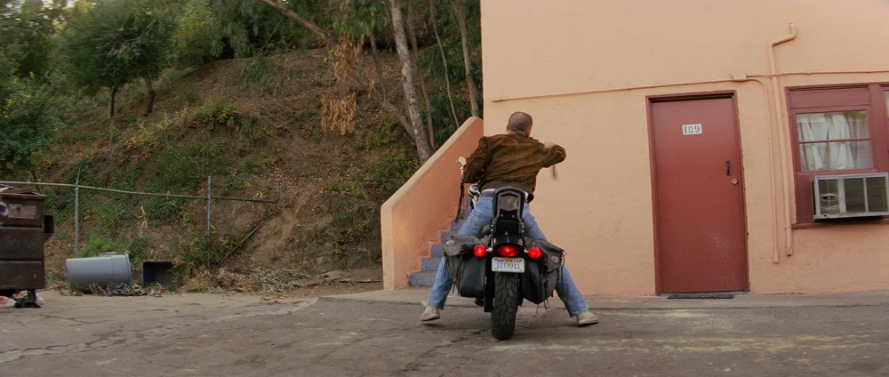Still frame 167 from Pulp Fiction (1994) directed by Quentin Tarantino