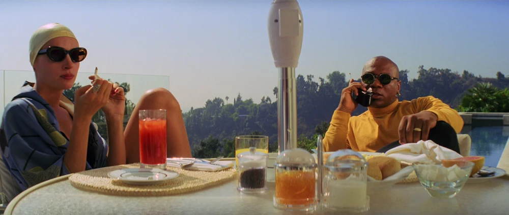 Still frame 184 from Pulp Fiction (1994) directed by Quentin Tarantino