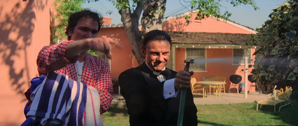 Still frame 198 from Pulp Fiction (1994) directed by Quentin Tarantino