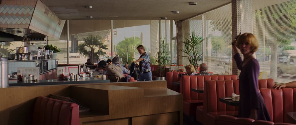 Still frame 210 from Pulp Fiction (1994) directed by Quentin Tarantino