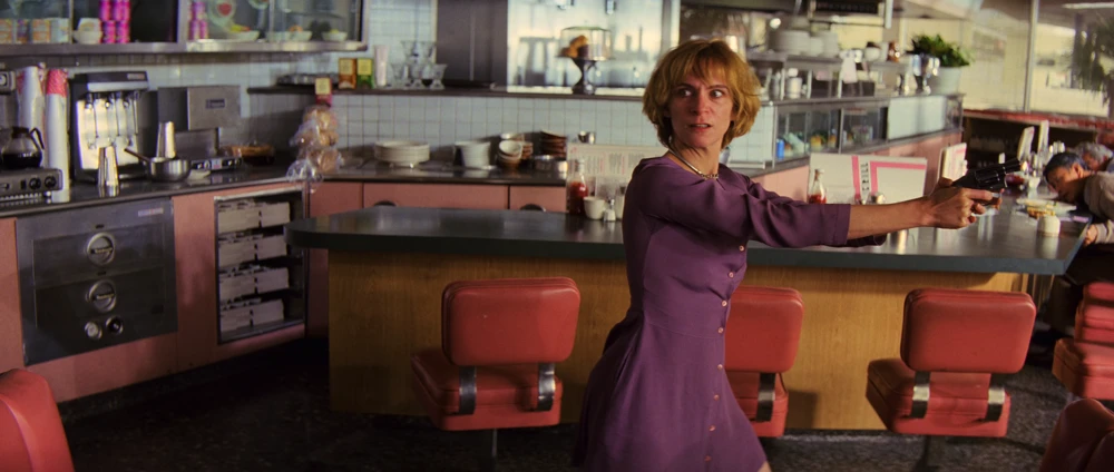 Still frame 213 from Pulp Fiction (1994) directed by Quentin Tarantino