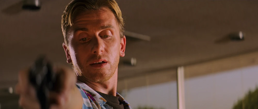 Still frame 214 from Pulp Fiction (1994) directed by Quentin Tarantino