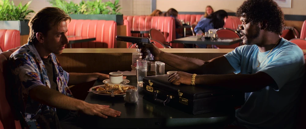 Still frame 220 from Pulp Fiction (1994) directed by Quentin Tarantino