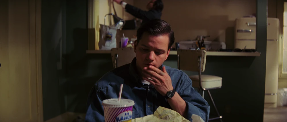 Still frame 19 from Pulp Fiction (1994) directed by Quentin Tarantino
