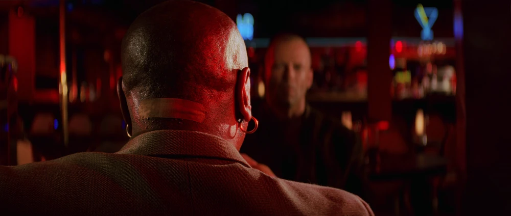 Still frame 26 from Pulp Fiction (1994) directed by Quentin Tarantino
