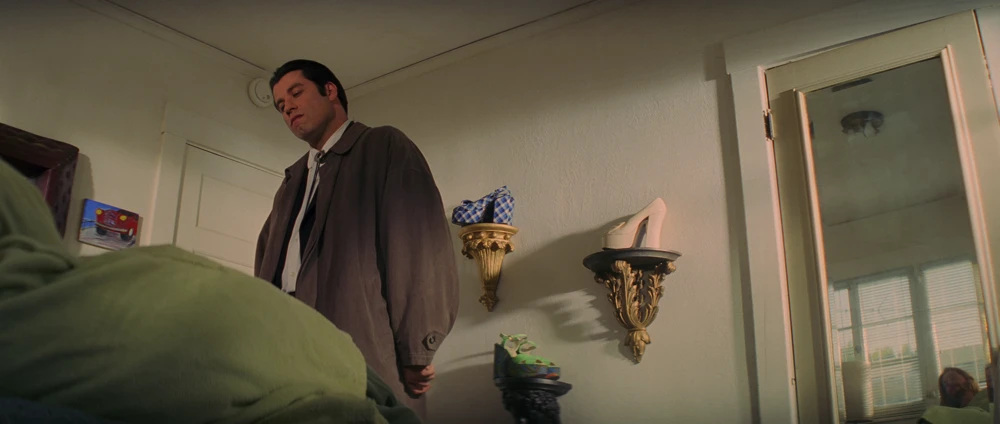 Still frame 34 from Pulp Fiction (1994) directed by Quentin Tarantino