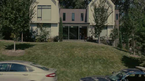 Still frame 26 from Reptile (2023) directed by Grant Singer
