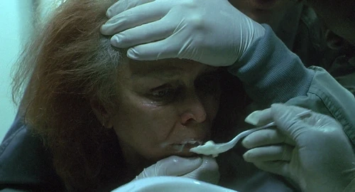 Still frame 192 from Requiem for a Dream (2000) directed by Darren Aronofsky