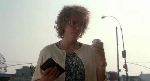 Still frame 15 from Requiem for a Dream (2000) directed by Darren Aronofsky