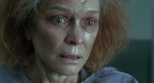 Still frame 201 from Requiem for a Dream (2000) directed by Darren Aronofsky