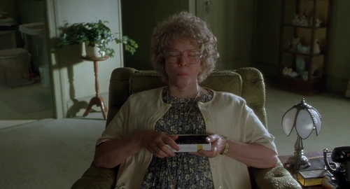 Still frame 17 from Requiem for a Dream (2000) directed by Darren Aronofsky
