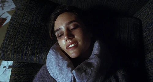 Still frame 215 from Requiem for a Dream (2000) directed by Darren Aronofsky