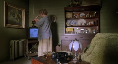 Still frame 20 from Requiem for a Dream (2000) directed by Darren Aronofsky