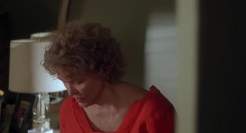 Still frame 24 from Requiem for a Dream (2000) directed by Darren Aronofsky
