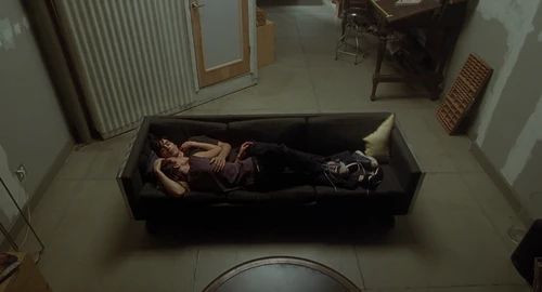 Still frame 33 from Requiem for a Dream (2000) directed by Darren Aronofsky