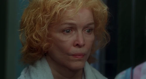 Still frame 37 from Requiem for a Dream (2000) directed by Darren Aronofsky