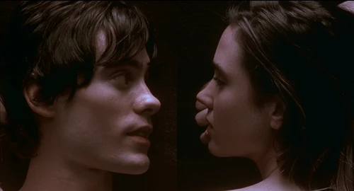 Still frame 39 from Requiem for a Dream (2000) directed by Darren Aronofsky
