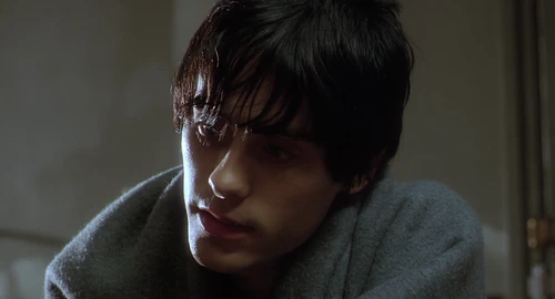 Still frame 42 from Requiem for a Dream (2000) directed by Darren Aronofsky
