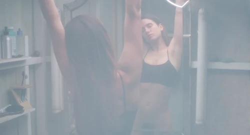Still frame 47 from Requiem for a Dream (2000) directed by Darren Aronofsky