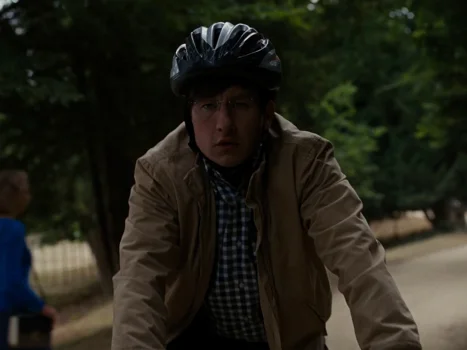 Still frame 14 from Saltburn (2023) directed by Emerald Fennell