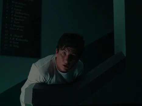 Still frame 27 from Saltburn (2023) directed by Emerald Fennell