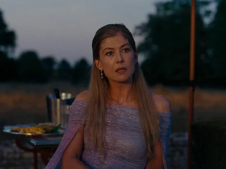 Still frame 61 from Saltburn (2023) directed by Emerald Fennell