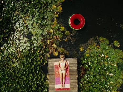 Still frame 84 from Saltburn (2023) directed by Emerald Fennell