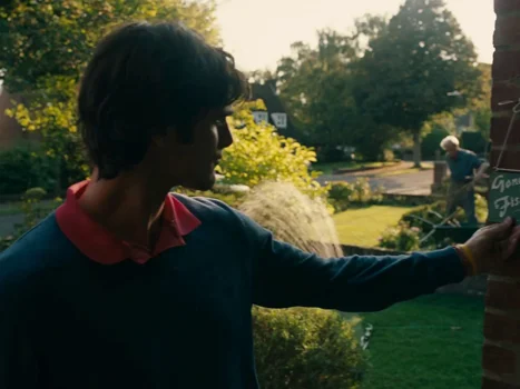 Still frame 89 from Saltburn (2023) directed by Emerald Fennell