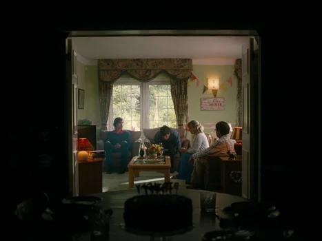 Still frame 90 from Saltburn (2023) directed by Emerald Fennell