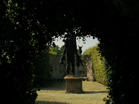 Still frame 107 from Saltburn (2023) directed by Emerald Fennell