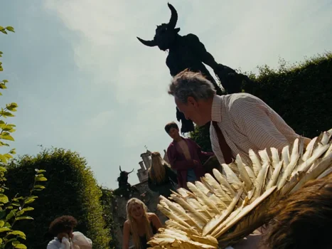 Still frame 106 from Saltburn (2023) directed by Emerald Fennell