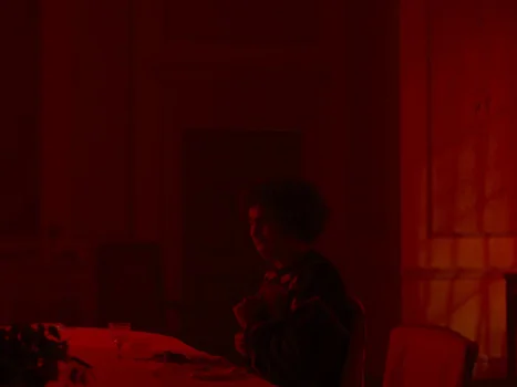 Still frame 115 from Saltburn (2023) directed by Emerald Fennell